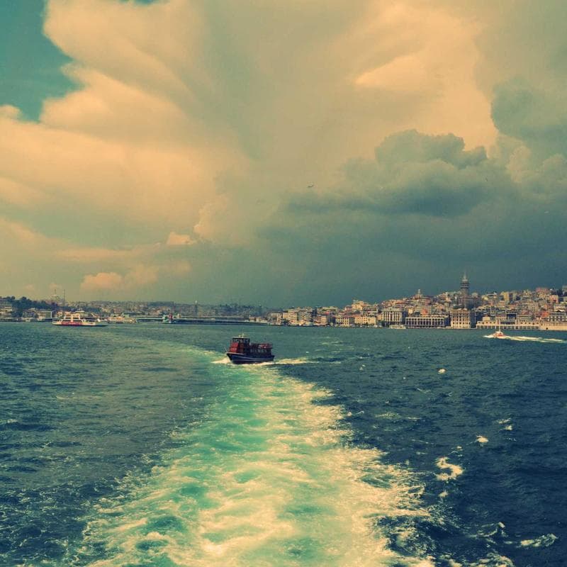 الأدوات طاولة جذاب
